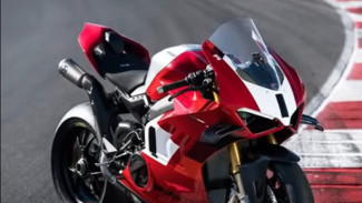 Bukan Sekedar Kencang, Yamaha R1 Punya Gaya dan Gahar yang Bikin Kamu Ngerasa Jadi Raja Jalanan!