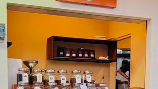 Kios Kopi! Surga Slow Bar & Roastery di Tengah Pasar Pon, Tempat Nongkrong Asik Pecinta Kopi