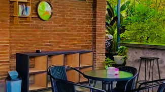 Oemah Aksara Coffee & Book! Coffeeshop & Book Homey Nan Estetik yang Wajib Kalian Kunjungi di Banyumas!