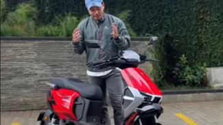 Motor Listrik Rasa Sultan! Selis Eagle Prix Siap Bikin Kamu Dilirik di Jalan dengan Desain Futuristik dan Harga Merakyat