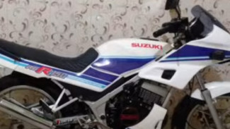 Suzuki RGR 150, Motor Sport 90-an yang Ternyata Masih Menggoda Hati Penggemar Setia hingga Kini!
