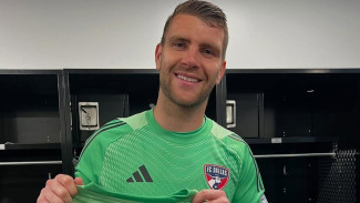 Curahan Hati Maarten Paes  Capai 100 Laga MLS, Kiper Timnas ke Rekan Satu Tim: Bangga jadi Bagian Keluarga Ini