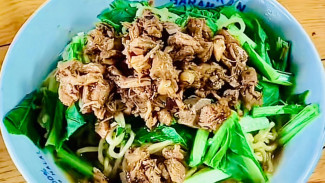 Mie Ayam Pak Khamid! Legenda Sejak 1979 Tetap Setia di Simpang Moro Purwokerto