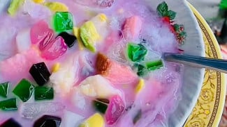 Segarnya Tak Pernah Pudar! Es Campur Mbah Samsi, Legenda Manis dari Mersi Purwokerto Sejak 1999