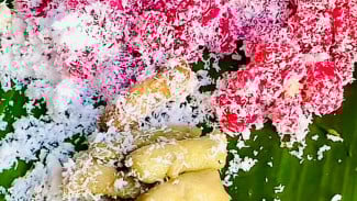 Pagi-pagi Bikin Rindu Jaman Dulu! Menyusuri Cita Rasa Tradisional di Lopis Kluban Mbah Latem di Purwokerto