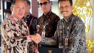 Penyerahan SK Pensiun ASN Kabupaten Banyumas TMT 1 Mei, 1 Juni, 1 Juli oleh Bupati Sadewo