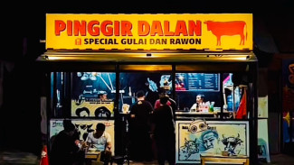 Pinggir Dalan! Tempat Nongkrong Viral dengan Spesialis Gulai dan Rawon di Purwokerto yang Wajib Dicobain
