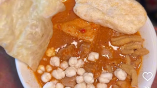 Kuliner Unik Nih! Bakso Misdaseum Di Purbalingga, Kuahnya Beda Jadi Penasaran