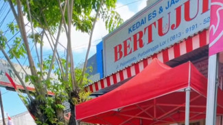 Kedai Es dan Jajan 'Bertujuh' di Purbalingga, Ada Es Teler Spesial yang Beda
