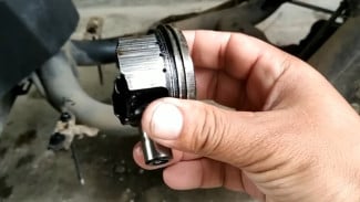 Ini yang Terjadi Ketika Anda Menggunakan Oli Palsu: Risiko Kerusakan Mesin yang Tidak Bisa Dianggap Remeh!