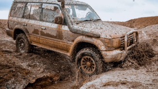 Toyota Fortuner vs Mitsubishi Pajero Sport 2025: Perbandingan Lengkap Desain, Fitur, Performa, dan Keamanan