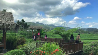 3 Rekomendasi Kuliner Outdoor di Kabupaten Banyumas dengan Pemandangan Alam yang Menyegarkan Mata