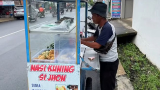 Sarapan Yuk! Nasi Kuning Si Jhon Keliling di Purwokerto, Ada Lopis dan Gorengan Juga