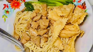 Mie Djaja! Kuliner Enak Mie Ayam Goreng Unik dan Bikin Ketagihan Dekat Kampus UMP  Nih Guys