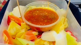 Lutis Buah Segar di Purwokerto, Sensasi Bar Bar yang Bikin Ketagihan!