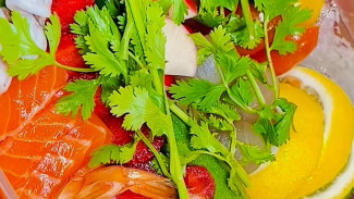 Mukbang Somtam Thailand di Purwokerto, Sensasi Pedas Segar yang Wajib Kalian Coba!