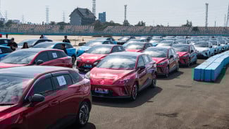 Ratusan Mobil Listrik MG Serbu Sirkuit E-Prix Ancol, Siap Buktikan Kehebatan Sebelum Formula E Jakarta 2025!