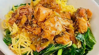 Hunting Mie Ayam Legendaris di Dalem Pasar Burung Purwokerto, Mie Ayam Gajah Mungkur yang Bikin Nagih!