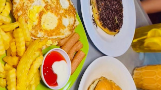 Tempat Favorit Nongkrong Malam di Purwokerto! Teh Rempah & Roti Maryam Al Kom, Udah 13 Tahun Setia Temani Warga