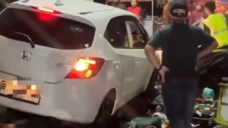 Kecelakaan Beruntun di Purwokerto, Mobil VS Deretan Sepeda Motor Terparkir Hingga Gerobak