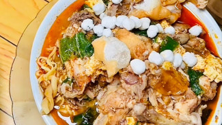 Seblak Bar Bar Cilacap! Hidden Gem Pedas Murah Meriah dengan 13 Toping Mantul