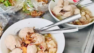 Bakso Pak Latif Margono! Legenda Bakso Purwokerto Sejak 1980an, Harga Cuma 15 Ribu