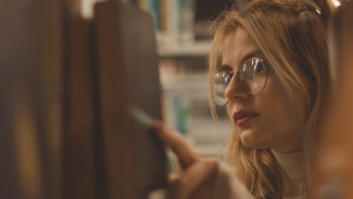 Pesona Wanita Pahing dan Legi! Keistimewaan dan Daya Tarik dari Hari Lahir