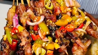 Sate Bebek Paiman Tambak Banyumas, Empuk, Gurih, dan Bumbu Kacang Juara!