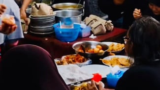 Rames Sorjem! Nasi Rames Kaki Lima Rasa Bintang Lima di Dekat Stasiun Purwokerto