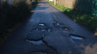 Berangkat untuk Menikah, Pemuda Ini Tewas Akibat Jalan Rusak di Karawang, Gaun Pengantin Masih Tergantung