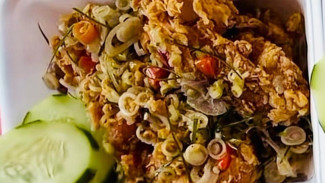 Ayam Geprek Jumbo Harga Cuma 8K di Purwosari: Sambal Pedas Mantap Bikin Ketagihan!