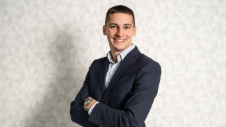 Weton Jumat Pon: Karir Melesat, Rezeki Deras, Emosi Stabil!