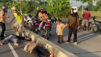 Baru Saja! Kecelakaan di Perempatan Jalur Interchange Tol Pekalongan, Pengendara Motor Bersenggolan