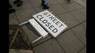 Jalan Desa Sering Ditutup Hajatan, Warga Karangwangkal Purwokerto Curiga Ada Proyek Amplop