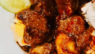 Bakso & Siomay Premium Langganan Sejak Lama di Pramuka!