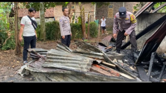 Menyala! Kebakaran Hanguskan Rumah Warga Lansia di Bukateja Purbalingga