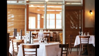 Kuliner Singapura Kolaps? Ratusan Restoran Tutup Setiap Bulan di 2025!