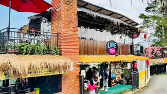 Makan Mie Pedas 7 Ribuan Sambil Nikmati View Curug Telu? Cuma di Love Mie Shibuya!