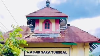 Masjid Tertua di Banyumas! Unik, Ada Monyet & Tiang Tunggal