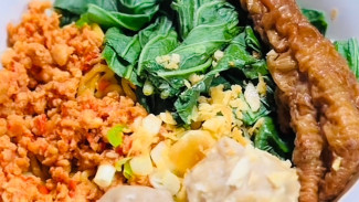 Mie Ayam Mas Gun, Juara Halal dengan Mie Buatan Sendiri & Promo Jumat Berkah di Purwokerto!