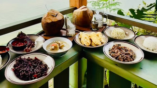 Waroeng Tepi Tjampuhan: Restoran Joglo dengan Pemandangan Dua Sungai di Banyumas!