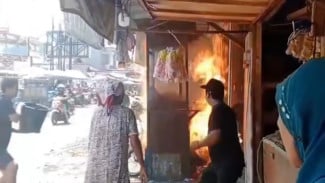 Menyala! Kebakaran Lapak Bakso Solo di Tirto Pekalongan, Diduga Akibat Kebocoran Gas