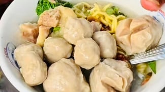 Bakso Pak Slamet: Legendaris Sejak 80’an, Enak & Murah Meriah di Purbalingga!
