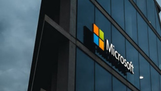 AI Gantikan Manusia? Microsoft PHK 6 Ribu Karyawan Global Meski Kinerja Keuangan Naik!