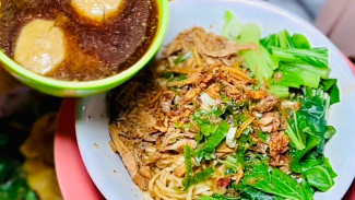 Mie Ayam Emperan yang Bikin Ketagihan! Enak, Bersih, dan Murah di Purwokerto