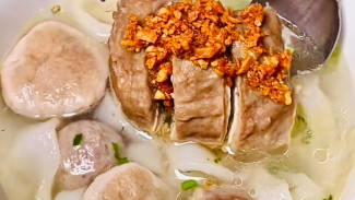 Bakso Keju Lumer dan Soto Betawi Buked! Surga Rasa di Moon Cafe and Resto Purwokerto