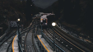 KA Ambarawa Ekspres Tertemper di Perlintasan, Ini Kronologinya!
