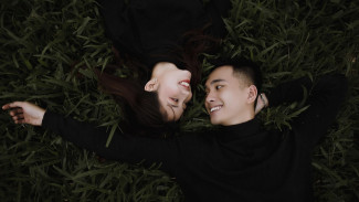 Kamis Wage: Weton Penuh Rezeki, Asmara Bahagia, dan Masa Depan Cerah!