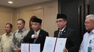 Duit BSU Dipakai Judol, Menaker Yassierli Angkat Suara, Bongkar Masalah Data dan Rekening Ganda!