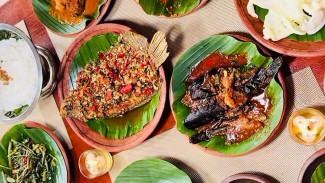 Asap Sedap Nusantara: Sensasi Ikan Asap Layang & Hidangan Khas dari Seluruh Nusantara!